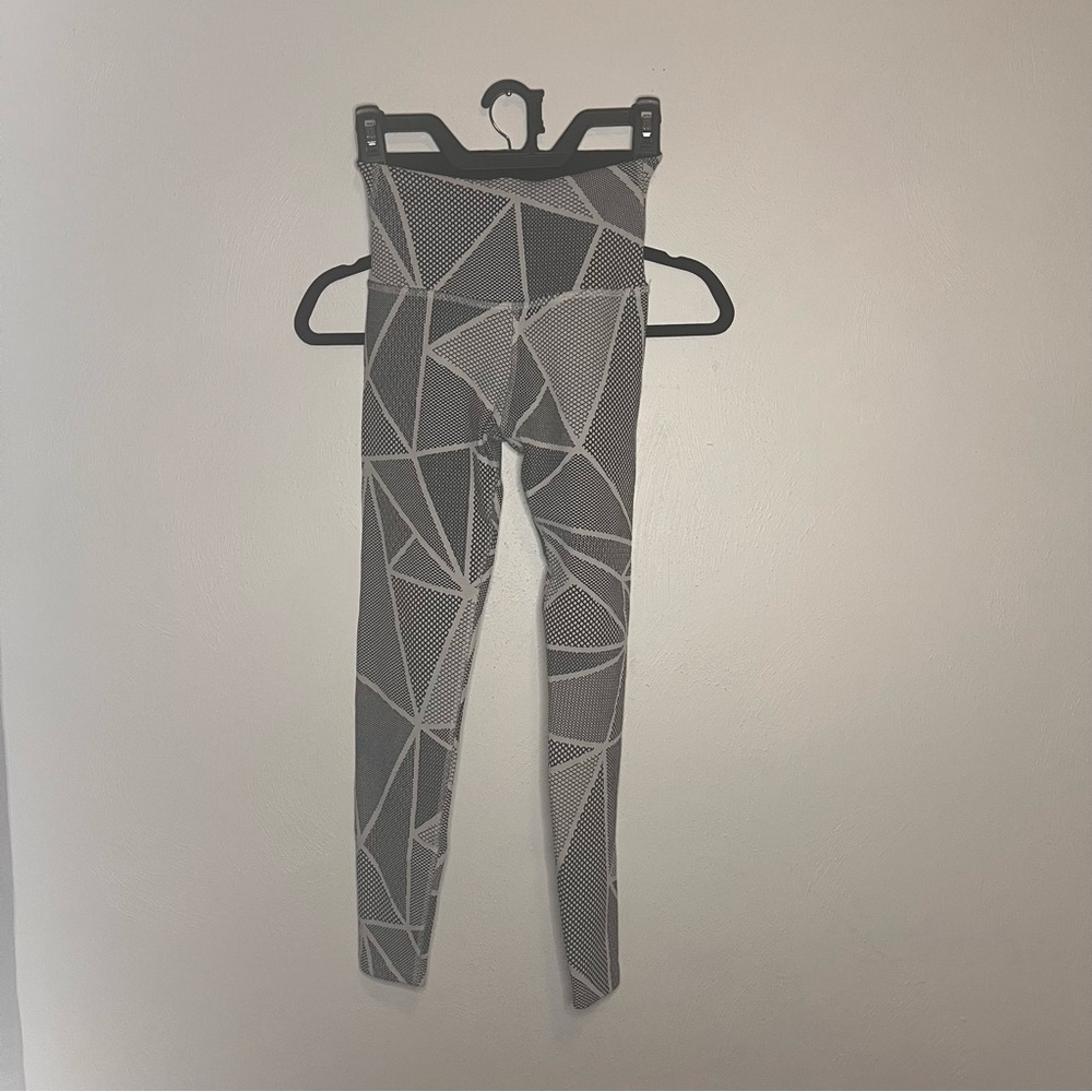 Beyond Yoga Breakout Leggings in Black & White Size Small EUC